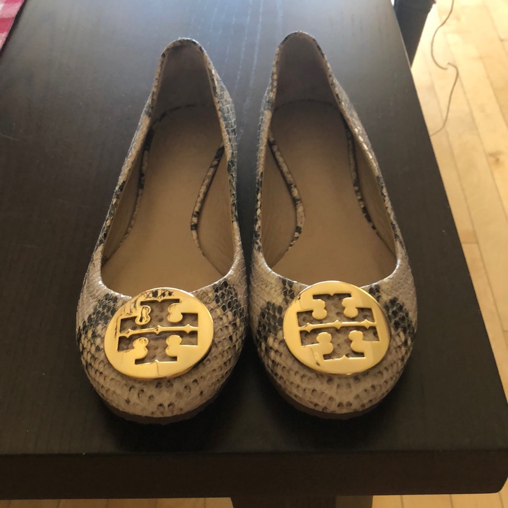 Tory Burch snake skin flats size 6.5